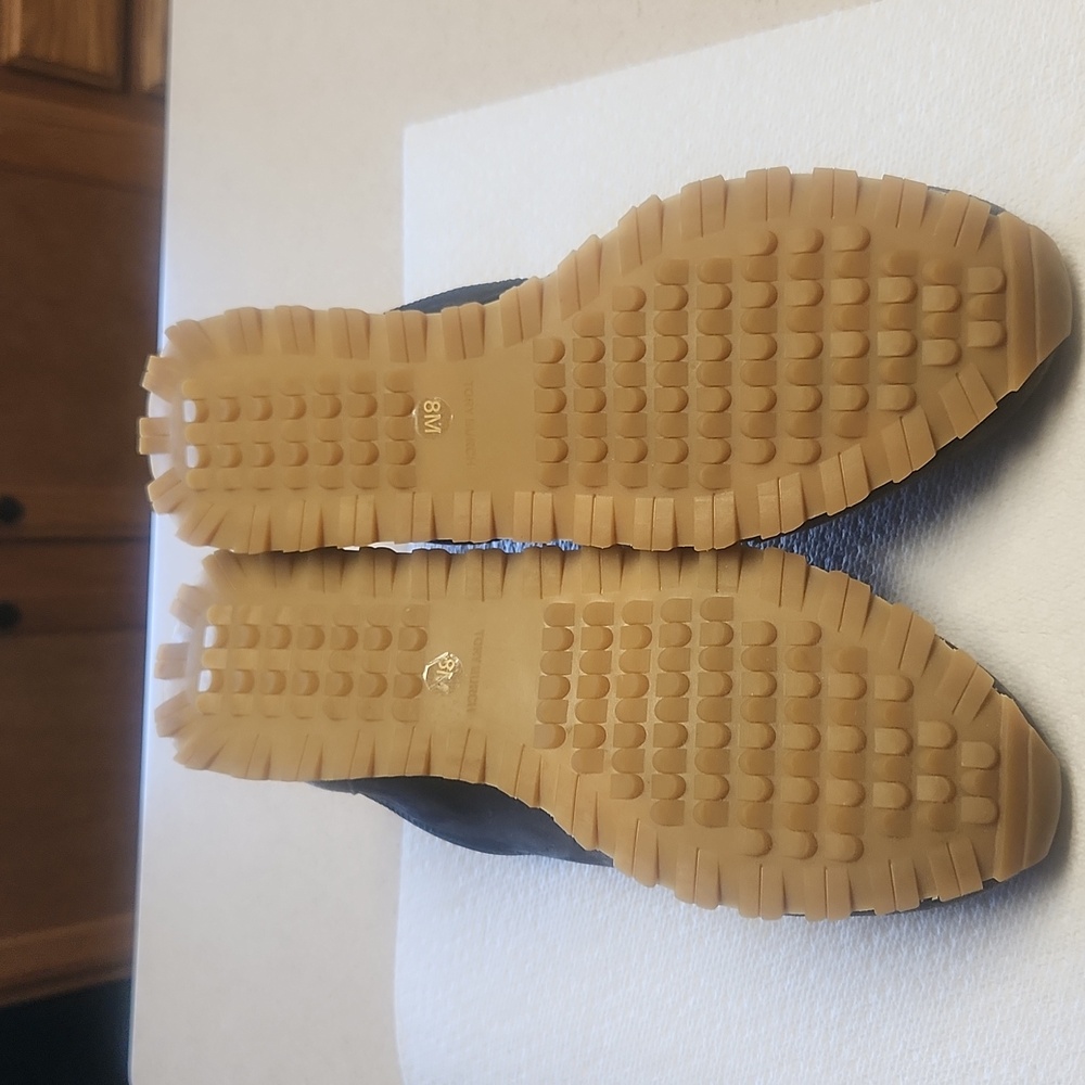 NWOB Tory Burch Vintage Nylon Sneakers/Gym Shoes, Black/Tan, Women's Size 8 - Picture 11 of 12